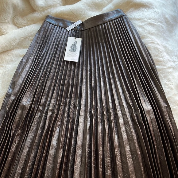 NWT faux leather dark brown midi skirt - Picture 3 of 3